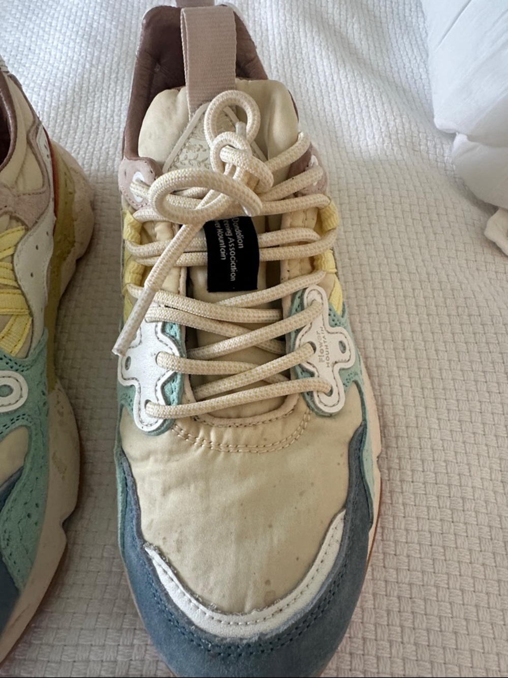 Women’s Flower Mountain Hiking Shoes - Picture 2 of 9